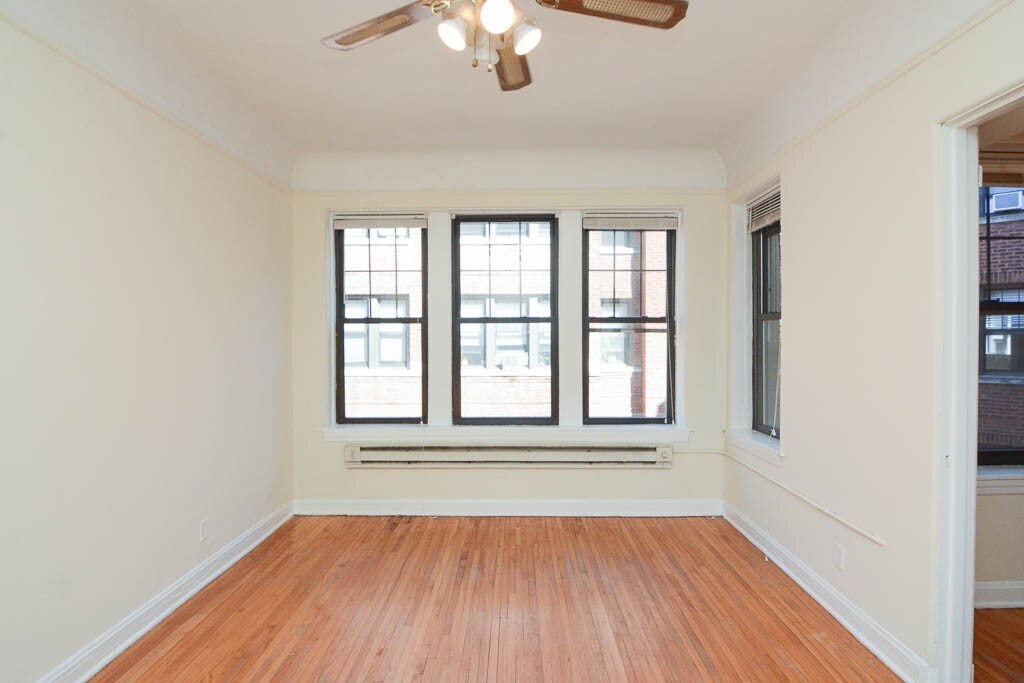 Building Photo - 4416 N Wolcott Ave