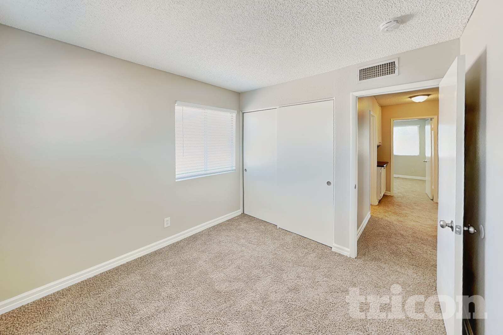 Building Photo - 3143 Regal Oak Dr