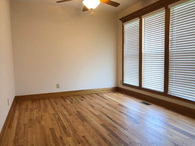 Building Photo - 2306 Shenandoah Dr