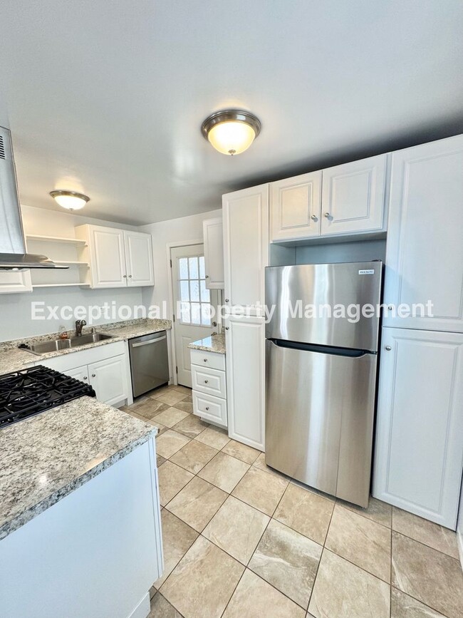 Building Photo - Ready to move in 2 bedroom 1 bath home