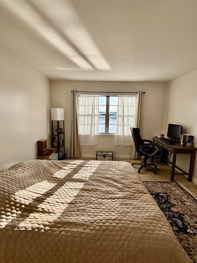 Building Photo - 1501 SW 134th Way