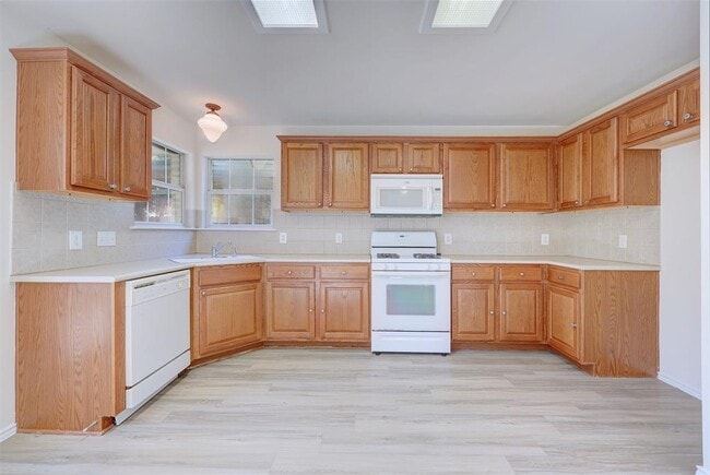 Building Photo - 16605 Fowler Mill Cove