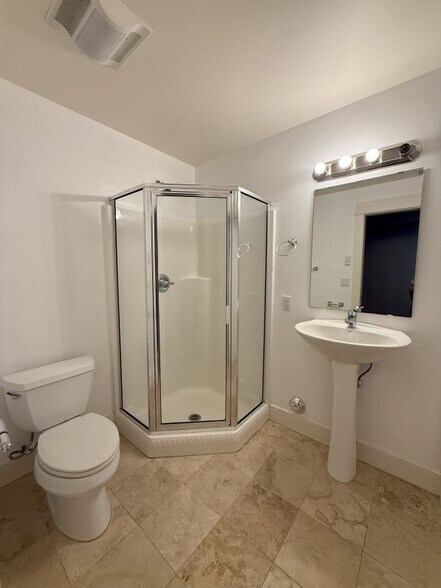 Building Photo - 2819 14th Ave W