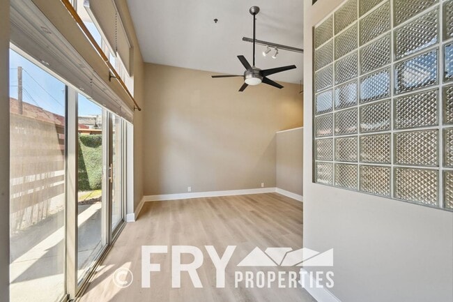 Building Photo - Ground Floor Condo in Great Uptown Location