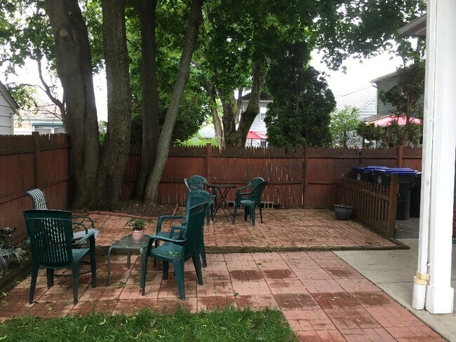 Building Photo - 29 Enfield Ave