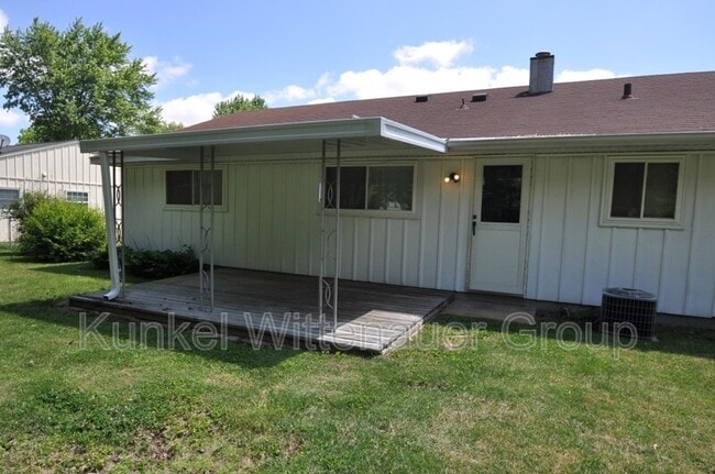 Building Photo - 209 Whitehall Dr