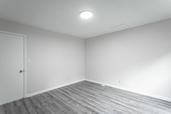 Building Photo - 2404 Briggs Ave