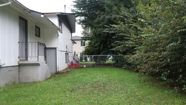 Building Photo - 837-839 N 19th St