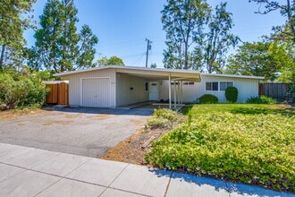 Building Photo - Nice Single Level Eichler Home in the Gree...