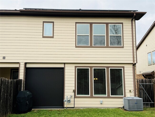 Building Photo - 3318 Rainflower Springs Ln