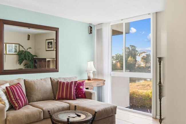 Building Photo - 3050 Rue D’Orleans