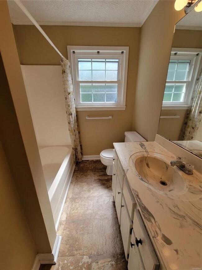 Building Photo - Section8 Accepted