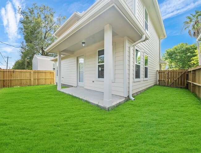 Building Photo - 3219 Angelfish Cove