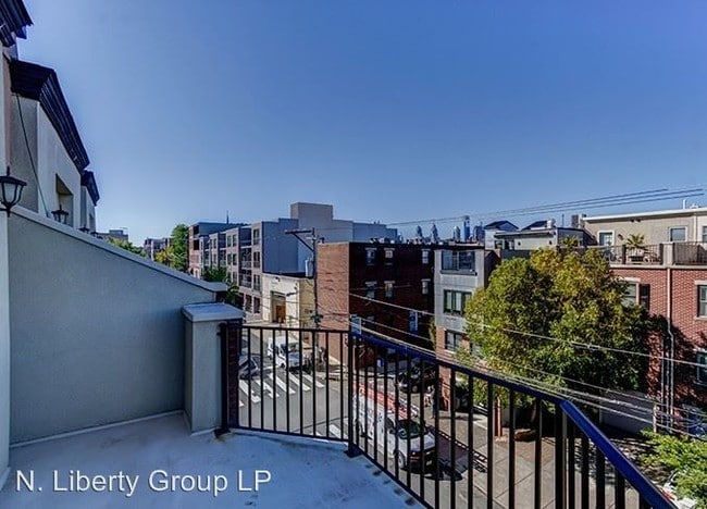 Building Photo - 4525 Fleming St