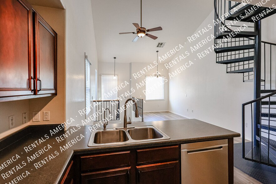 Building Photo - 4057 E Windsor Dr