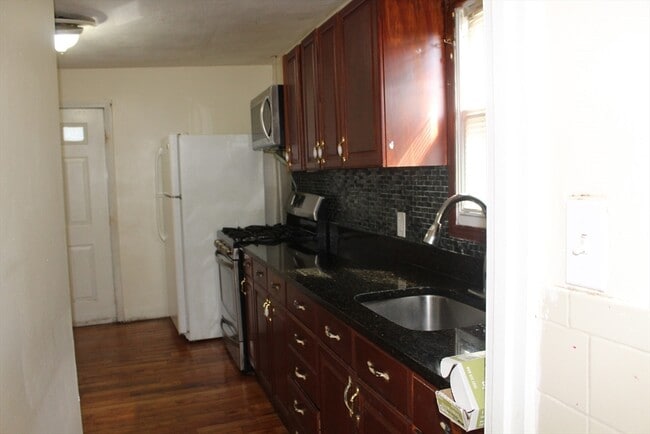 Building Photo - 38 Fisk Ave