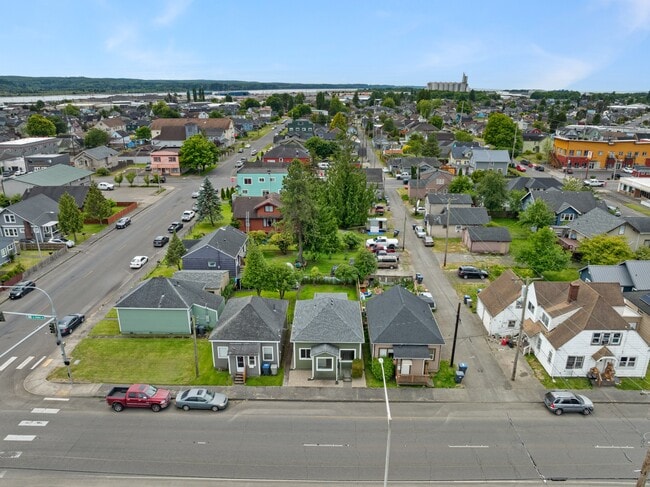 Building Photo - 207 N Alder St