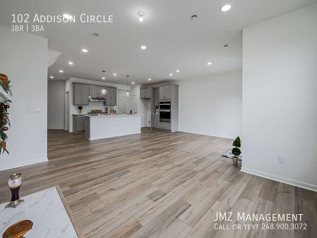 Building Photo - 102 Addison Cir