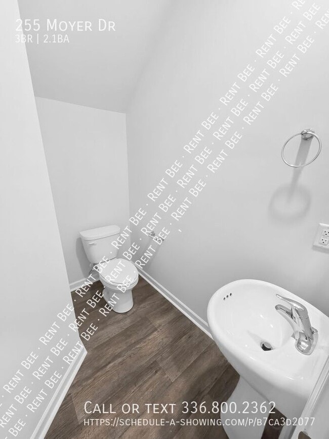 Building Photo - 255 Moyer Dr