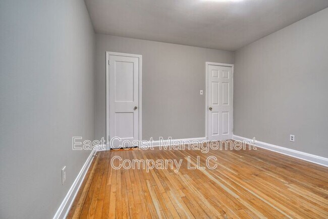 Building Photo - 9616 Mason Ave