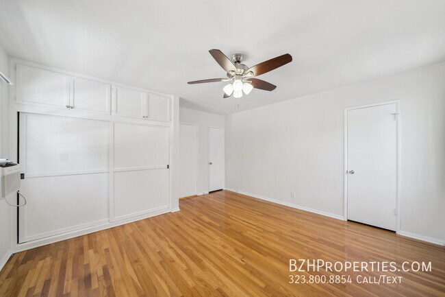Building Photo - 5327 Vantage Ave