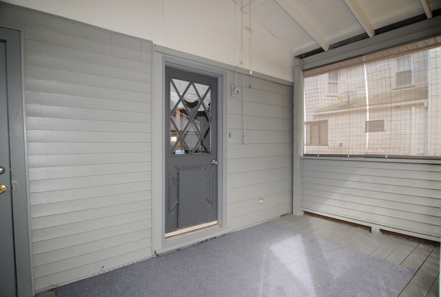 Building Photo - 375 Elm Ave