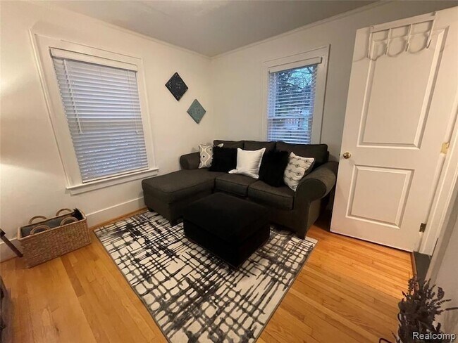 Building Photo - 531 Oakland Ave