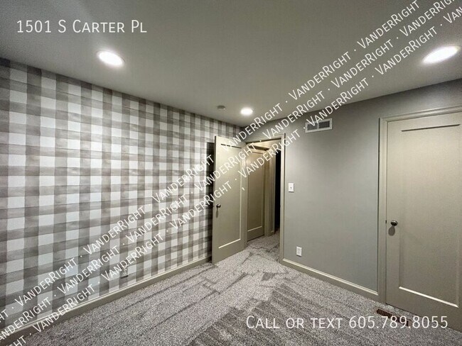 Building Photo - 1501 S Carter Pl