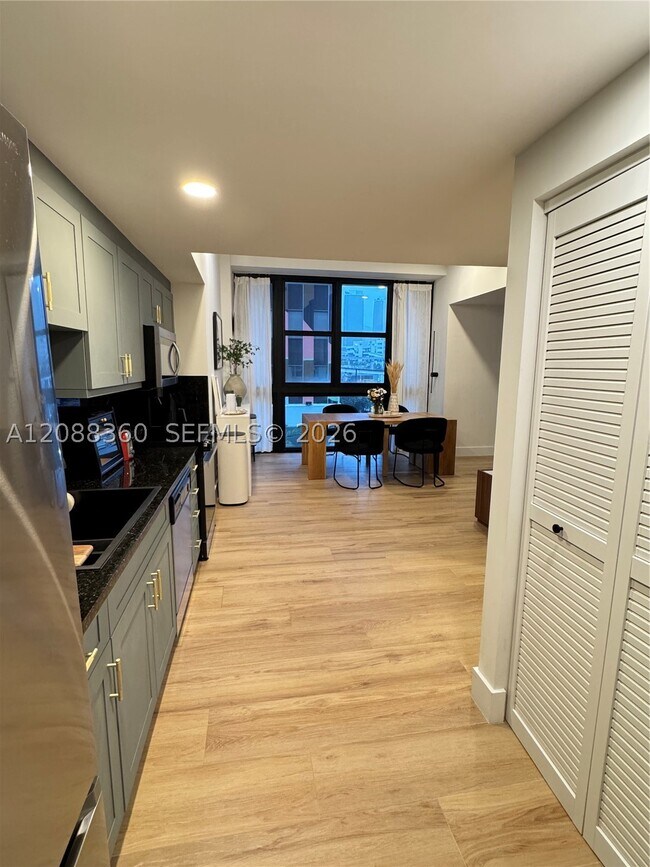 Building Photo - 111 E Flagler St