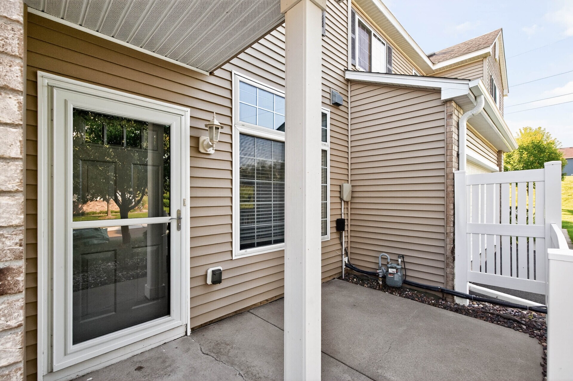 Home - Front Patio - 18217 69th Pl N