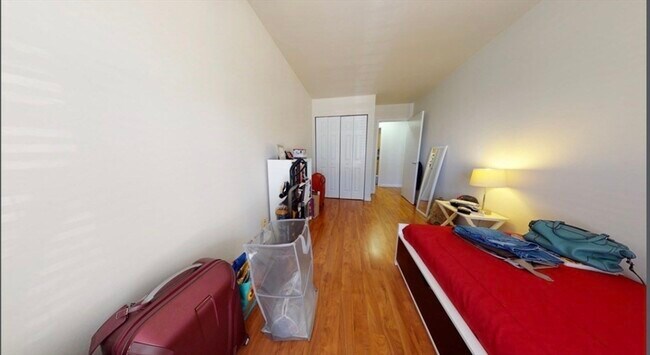 Building Photo - 18 Juniper St