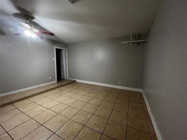 Building Photo - 7007 Grackle Dr