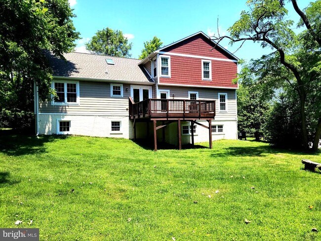 Building Photo - 1108 Swan Creek Rd