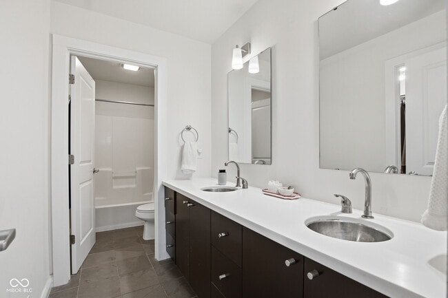 Building Photo - 228 E St Joseph St