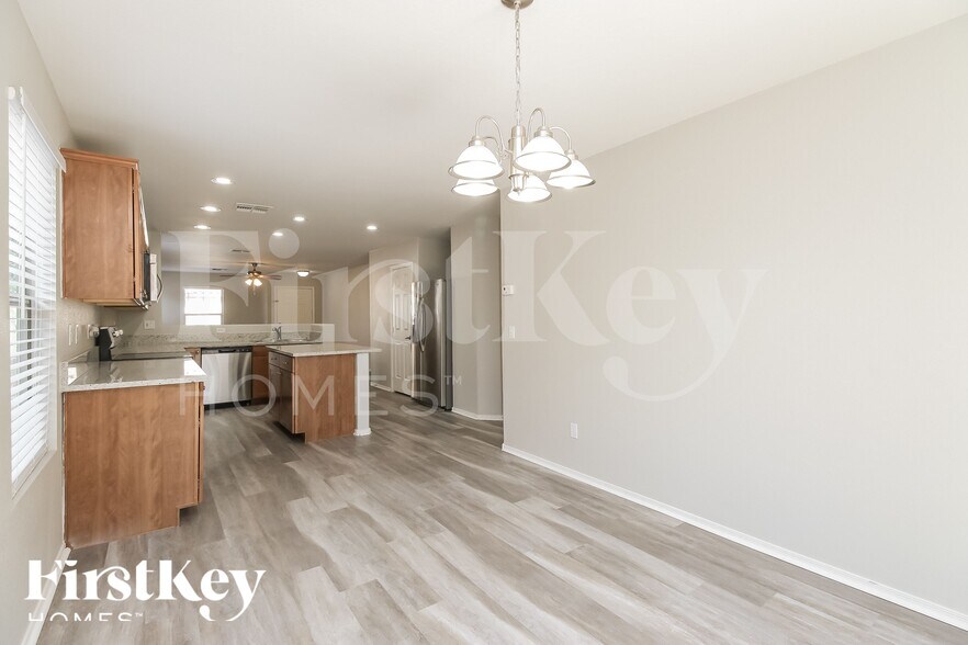 Building Photo - 3741 E Jasper Dr