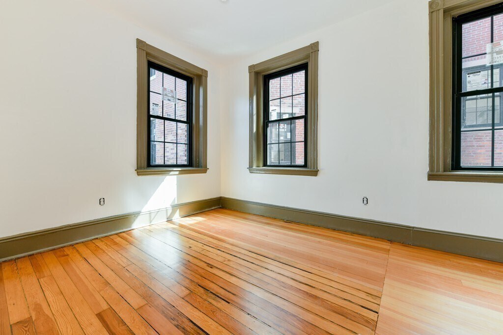 Building Photo - 113 Webster Ave