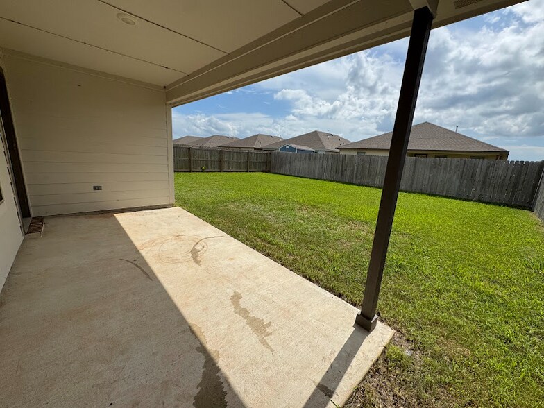 Building Photo - 2420 Mulligan Ln