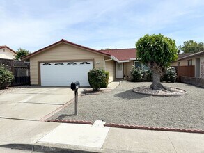 Building Photo - Perfect Shape Single Family Home in Dublin with many upgrades