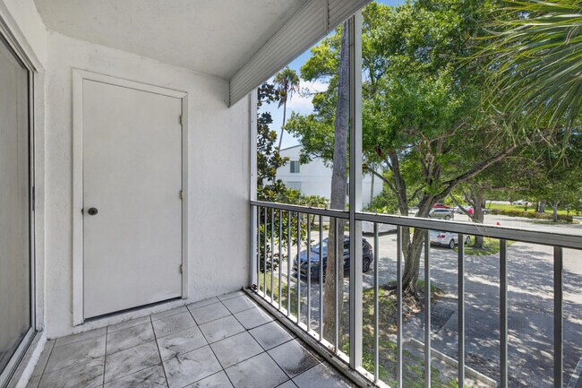 Building Photo - 2512 SE Anchorage Cove