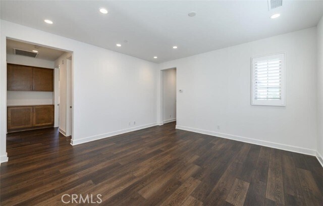 Building Photo - 51 Diamond Flats