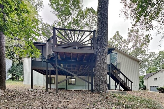 Building Photo - 2979 Marsh Ln SW