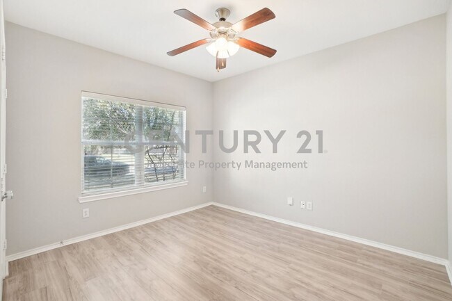 Building Photo - Lovely 4/2/2 in Forney For Rent!