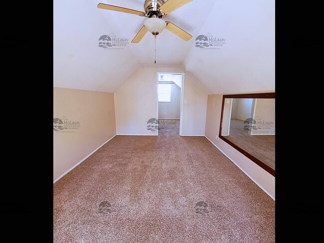 Building Photo - 2B/1B Home in Fallbrook!