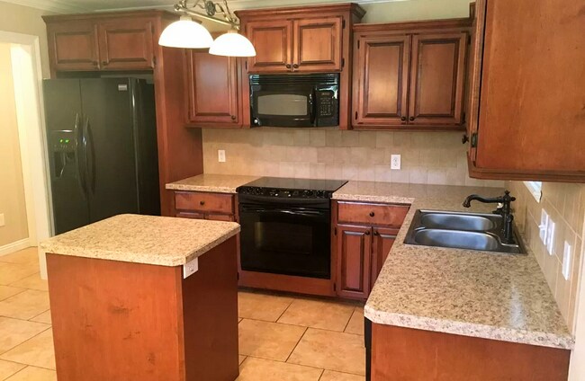 Building Photo - Available in August - 3 Bedroom in Wake Vi...