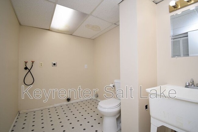 Building Photo - 788 David Way