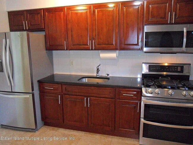 Building Photo - 111 Pond Way