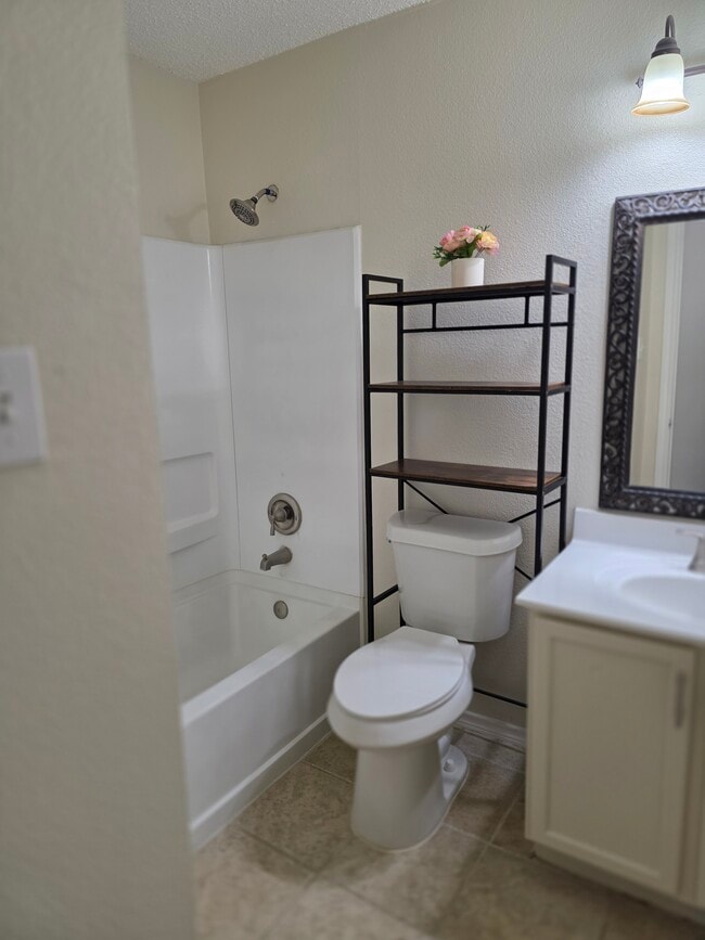 Building Photo - 14227 Wetmore Bend