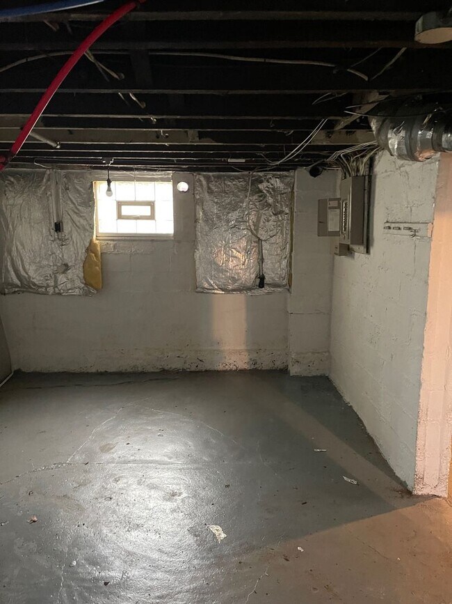 Building Photo - 112 Ridge Ave