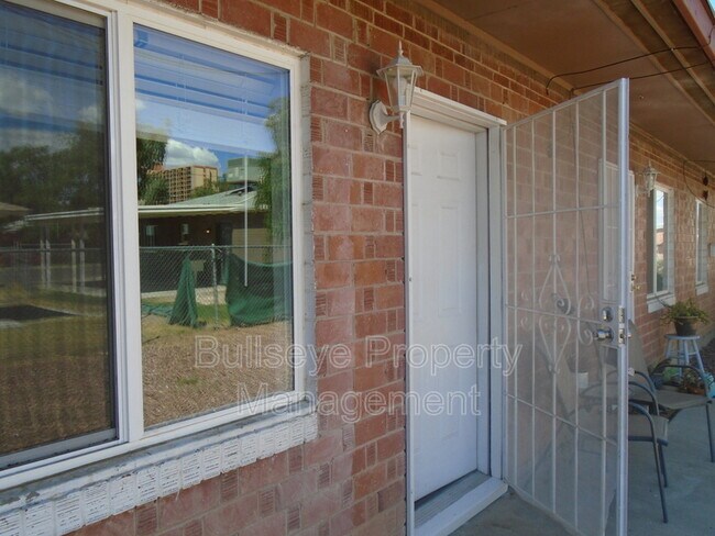 Primary Photo - 303 W Highland Ave