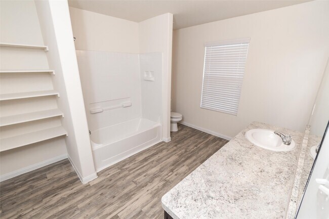 Building Photo - 5482 Quail Cove Ln